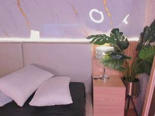 chloee-monroe Live Webcam on CamSoda