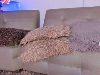 dahianalincoln's CamSoda show and profile