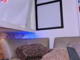 dahianalincoln's CamSoda show and profile