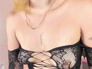 nickywalton Live Webcam on CamSoda