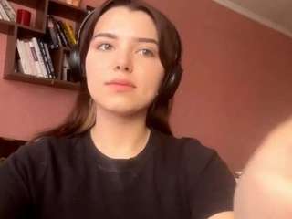 pup-marlow webcam model