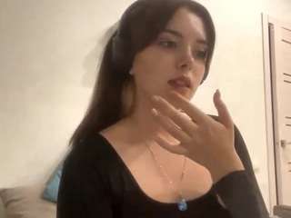 pup-marlow Live Webcam on CamSoda