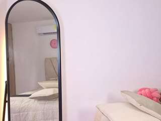 sweetlittlevenus Live Webcam on CamSoda