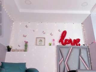 aurora-tziu's CamSoda show and profile