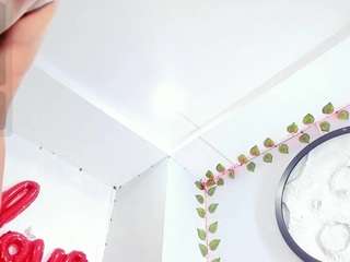 aurora-tziu's CamSoda show and profile