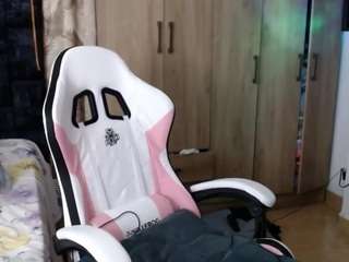 brenda-curvy
