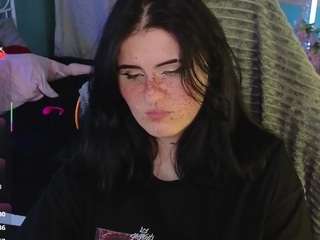 darksh1ne's CamSoda show and profile