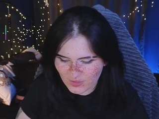 darksh1ne's CamSoda show and profile