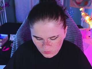 darksh1ne's CamSoda show and profile