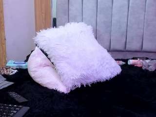 kendallove Live Webcam on CamSoda