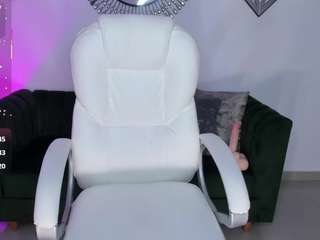 melina-rouge Live Webcam on CamSoda