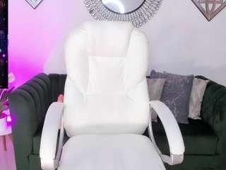 melina-rouge Live Webcam on CamSoda