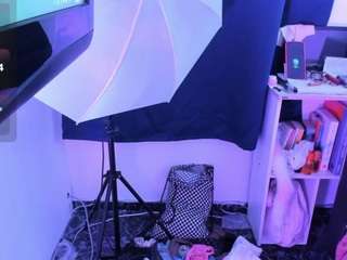 mishellbons Live Webcam on CamSoda