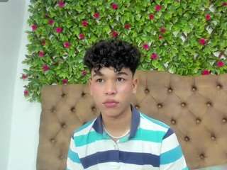 sweetboyx Live Webcam on CamSoda
