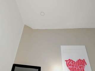 briana-larson Live Webcam on CamSoda