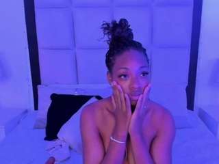 elisabettamonroy webcam model