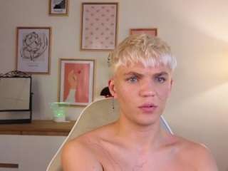 justincutie Live Webcam on CamSoda