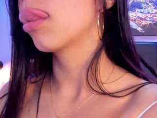 Live webcam model kimberlyvillalobos on Soda Cams