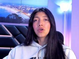 Live webcam model kimberlyvillalobos on Soda Cams