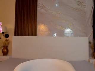 miamonroe7's CamSoda show and profile