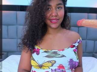 chloe-brownie Live Webcam on CamSoda