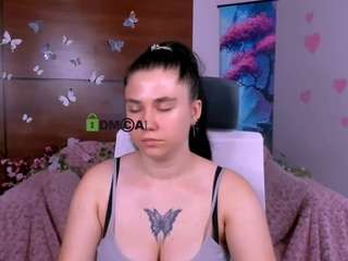 maisy-wallk Live Webcam on CamSoda