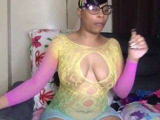 mshoneydoll25 chat room