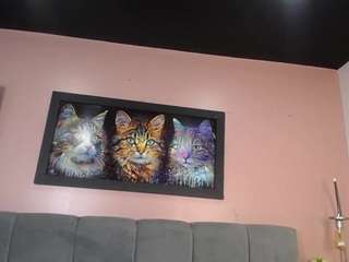 Live Sex Chat with tiinyemilly (@tiinyemilly)