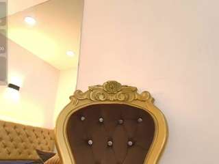 tiinyemilly's CamSoda show and profile