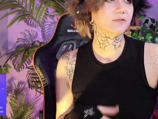 gothxraven's CamSoda show and profile