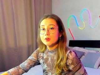 sally-manson from CamSoda