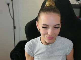  alexxisky chat room