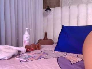celeste-moonxx live webcam show