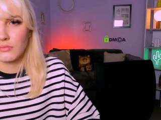 lola-sun12 Live Webcam on CamSoda