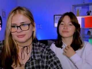 lola-sun12 Live Webcam on CamSoda
