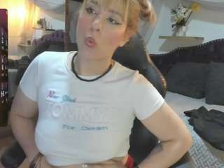 saarah08 Drinking live webcam