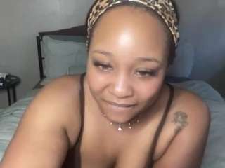 yourmamisol webcam