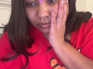 Live webcam model yourmamisol on Soda Cams