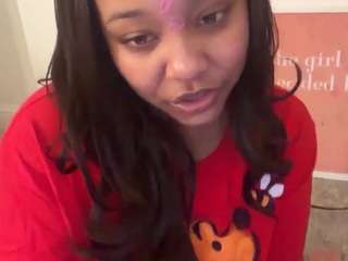 Live webcam model yourmamisol on Soda Cams