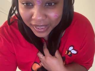 Live webcam model yourmamisol on Soda Cams