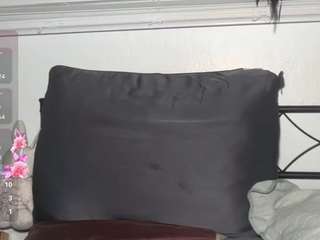 yourmamisol's live room