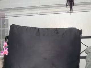 yourmamisol's live room