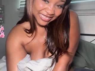 yourmamisilk live cam preview