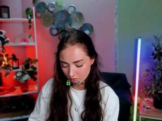 adalina-summer Live Webcam on CamSoda