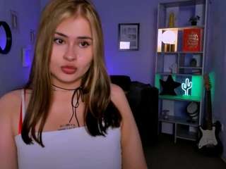 adalina-summer Live Webcam on CamSoda