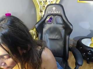 agatha-brooks-t's CamSoda show and profile