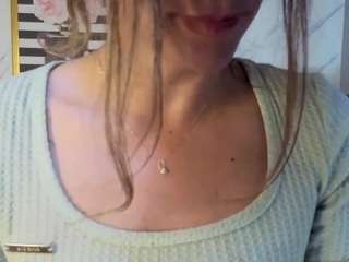 agatha-brooks-t webcam