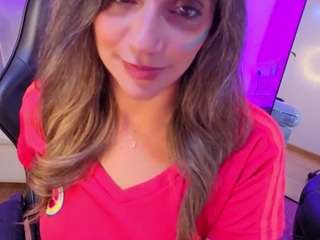 agatha-brooks-t