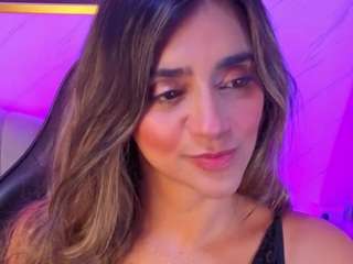 agatha-brooks-t