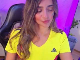 agatha-brooks-t